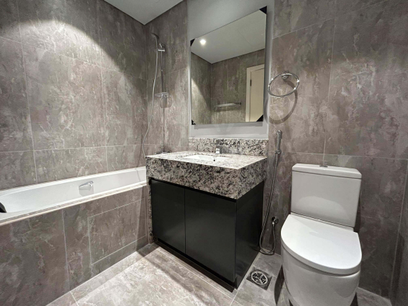 Beach Access / Brand New / Sea View / Balcony/Maid